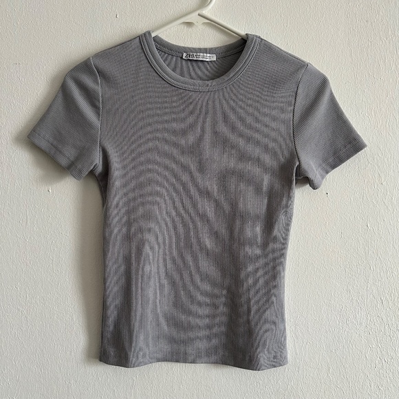 ZARA Women's Gray T-Shirt - Picture 1 of 3